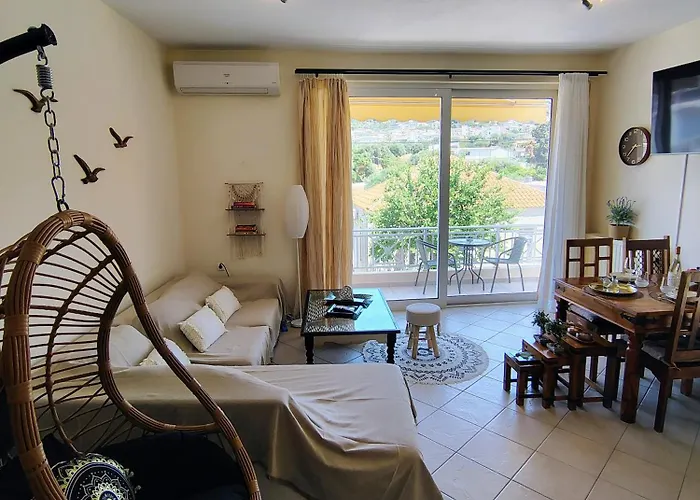 Sunny Apartment Near The Centre Of Chania